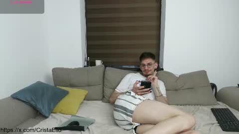 Snapshot of cristaelio chatting on 07/10/26, 06:10 Crista-Elio online show from 07/10/26, 06:10