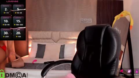 cristal__adams online show from 04/17/26, 12:30