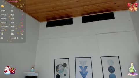 Snapshot of cristal__hot_1 chatting on 12/17/24, 10:44 Cristal online show from 12/17/24, 10:44