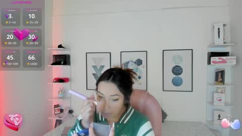 Snapshot of cristal__hot_1 chatting on 02/02/25, 04:05 Cristal online show from 02/02/25, 04:05