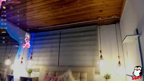 Snapshot of cristal__hot_1 chatting on 09/19/25, 04:03 Cristal online show from 09/19/25, 04:03