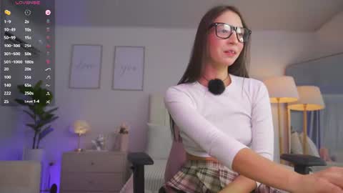 Snapshot of cristal_bunny chatting on 06/15/26, 12:13 Cristal online show from 06/15/26, 12:13