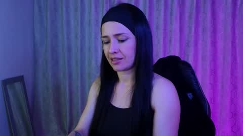  Alejandra from Wednesday to Saturday from 1000 pm to 400 am Colombian hour online show from 02/27/26, 12:10