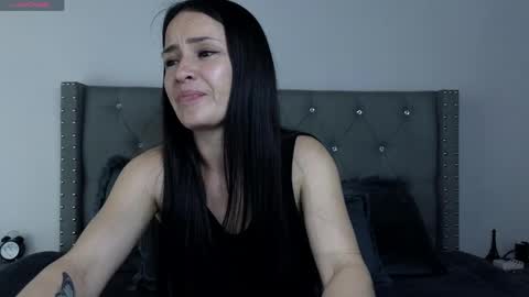  Alejandra from Wednesday to Saturday from 1000 pm to 400 am Colombian hour online show from 04/11/26, 03:55