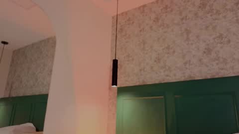 Snapshot of cristal_roberts_ chatting on 10/18/25, 01:34 Cristal online show from 10/18/25, 01:34