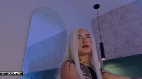 Snapshot of cristal_roberts_ chatting on 10/31/25, 01:56 Cristal online show from 10/31/25, 01:56