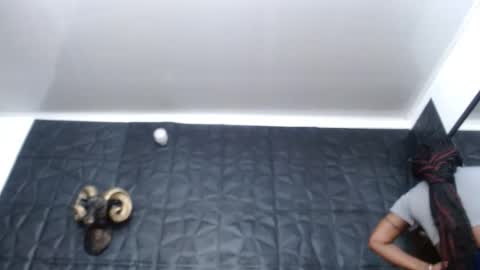 Hanna  online show from 12/15/25, 07:56