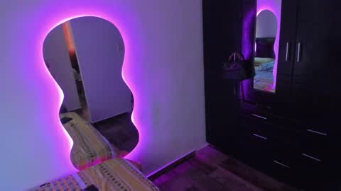 cristal_t2 online show from 03/05/26, 07:21