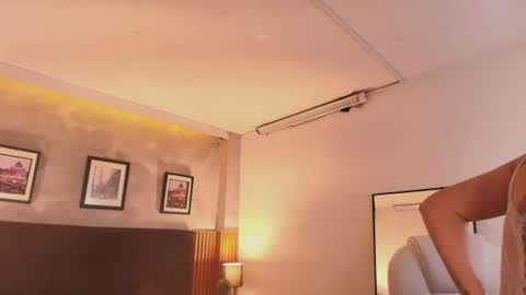 cristalbm_ online show from 07/15/26, 10:26