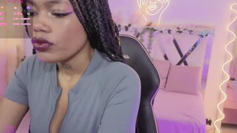 Snapshot of cristalbroke_tay chatting on 07/15/26, 07:19 Crystalbroke online show from 07/15/26, 07:19
