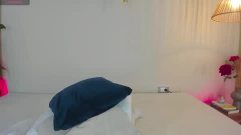 cristalfoxy_ online show from 11/22/25, 07:35