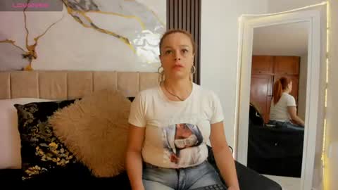 Snapshot of cristalwalker__ chatting on 07/01/26, 11:23 cristal walker online show from 07/01/26, 11:23