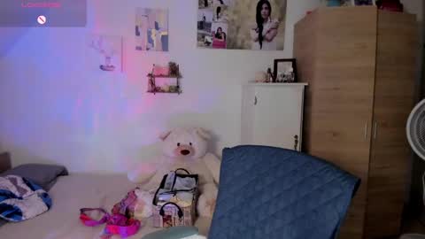 veronika online show from 04/17/26, 02:14