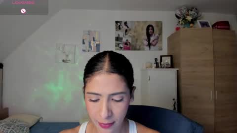 Snapshot of cristamunez chatting on 06/17/26, 03:42 veronika online show from 06/17/26, 03:42