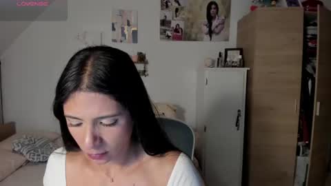 Snapshot of cristamunez chatting on 07/07/26, 03:20 veronika online show from 07/07/26, 03:20