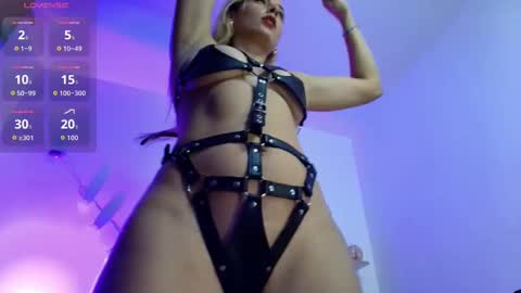 Snapshot of cristeljansen chatting on 10/08/25, 04:37 This blondie girl is waiting for someone very horny to get some fun online show from 10/08/25, 04:37