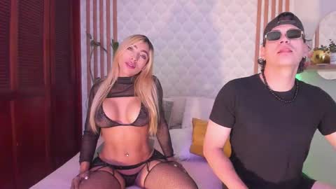 Snapshot of cristianblaze_pamelareal chatting on 10/17/25, 08:39 Cris Pame online show from 10/17/25, 08:39