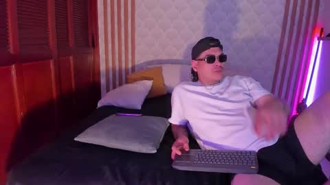 Snapshot of cristianblaze_pamelareal chatting on 01/14/26, 09:48 Cris Pame online show from 01/14/26, 09:48