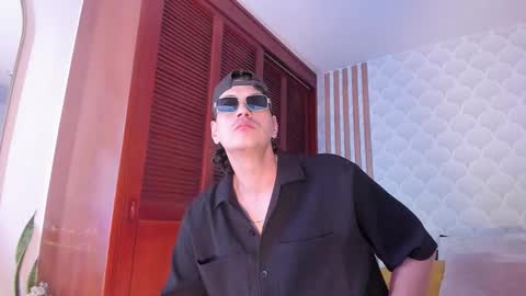 Snapshot of cristianblaze_pamelareal chatting on 02/15/26, 09:19 Cris Pame online show from 02/15/26, 09:19