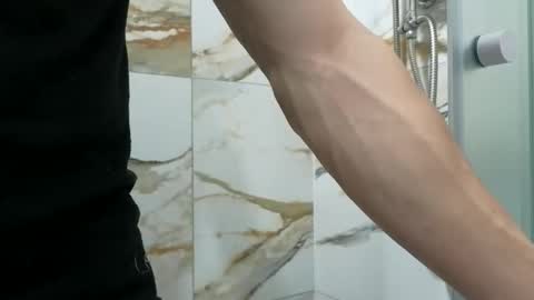 CristianoHailey online show from 04/18/26, 09:37