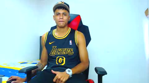 cristian online show from 04/22/26, 03:13