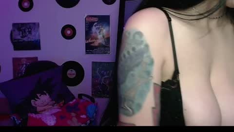 Snapshot of cristin_moon chatting on 05/27/26, 11:24 Christina online show from 05/27/26, 11:24
