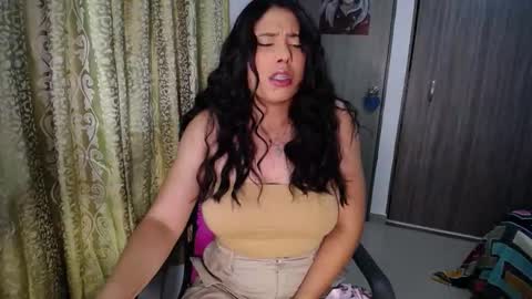 Cristina online show from 10/13/25, 02:33