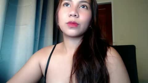 Snapshot of cristinavalerie chatting on 10/20/25, 10:05 Cristina Valerie online show from 10/20/25, 10:05