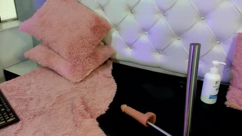 Cristina  online show from 12/01/25, 08:03