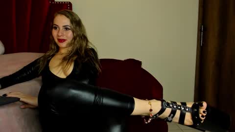 Cristin online show from 02/04/26, 07:42