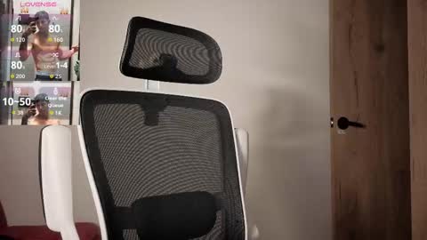 cristopher23  online show from 12/15/25, 09:35