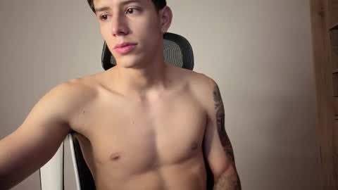 cristopher23  online show from 12/19/25, 10:33