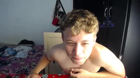 cristopher_2004 online show from 09/30/25, 04:12