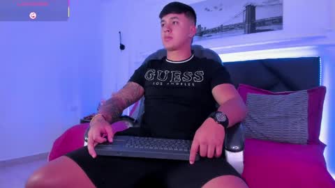 Cristopher online show from 04/26/26, 01:53