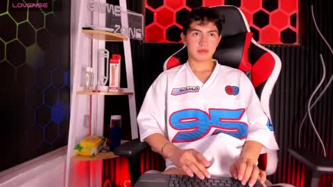 Cristopher  online show from 04/07/26, 09:26