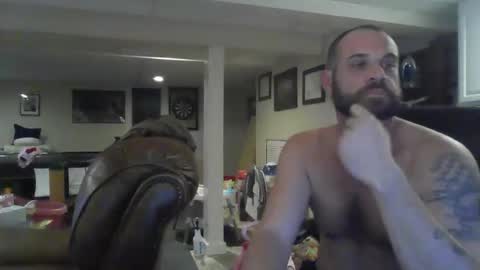 Snapshot of crm400 chatting on 10/15/25, 12:33 billybasement online show from 10/15/25, 12:33