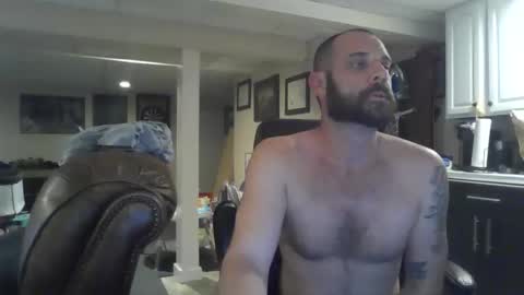 Snapshot of crm400 chatting on 10/29/25, 12:24 billybasement online show from 10/29/25, 12:24