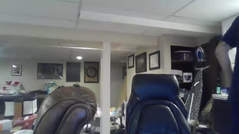 Snapshot of crm400 chatting on 11/09/25, 01:59 billybasement online show from 11/09/25, 01:59