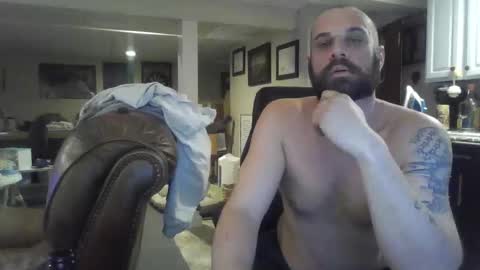 Snapshot of crm400 chatting on 11/30/25, 02:15 billybasement online show from 11/30/25, 02:15