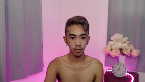 crocodale online show from 10/19/25, 04:35