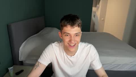 cronck52 online show from 11/17/25, 07:41