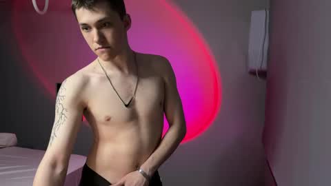 cronck52 online show from 04/21/26, 07:17