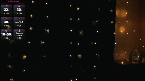 Snapshot of cross_the_line chatting on 12/23/24, 10:21 xx Amina xx online show from 12/23/24, 10:21