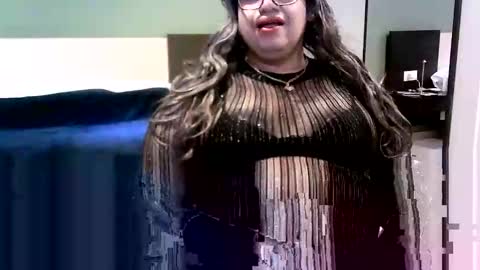 Snapshot of crossdresser64 chatting on 10/29/25, 02:03 Linda Cross online show from 10/29/25, 02:03