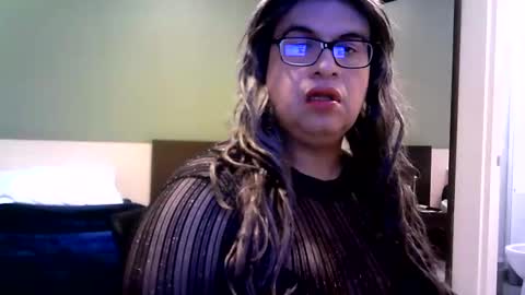 Snapshot of crossdresser64 chatting on 10/30/25, 10:32 Linda Cross online show from 10/30/25, 10:32