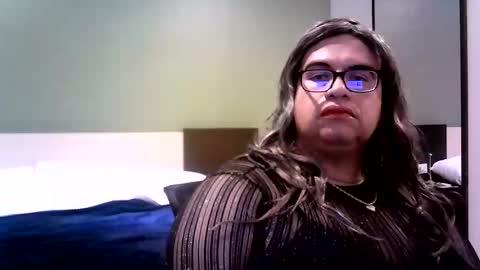 Snapshot of crossdresser64 chatting on 11/01/25, 12:23 Linda Cross online show from 11/01/25, 12:23