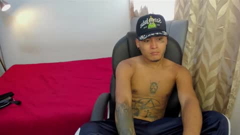 Snapshot of crow_black00 chatting on 09/30/25, 05:07 crow_black00 online show from 09/30/25, 05:07