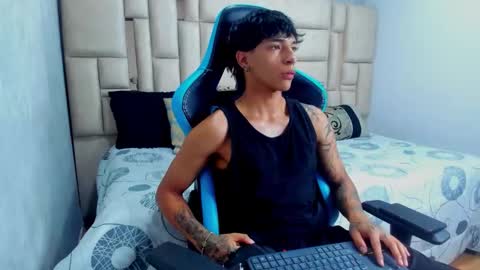 Snapshot of croy_myer chatting on 02/18/26, 10:17 Croy online show from 02/18/26, 10:17