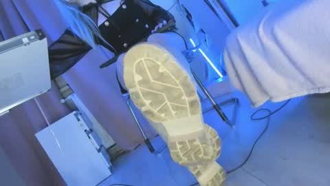 Cruel Siren online show from 09/21/25, 07:48