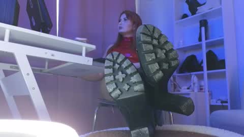 Cruel Siren online show from 12/19/25, 07:04